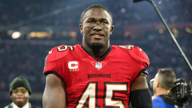 97b75479-941d-4504-a66b-be17db7c8973-AP_Germany_Seahawks_Buccaneers_Football